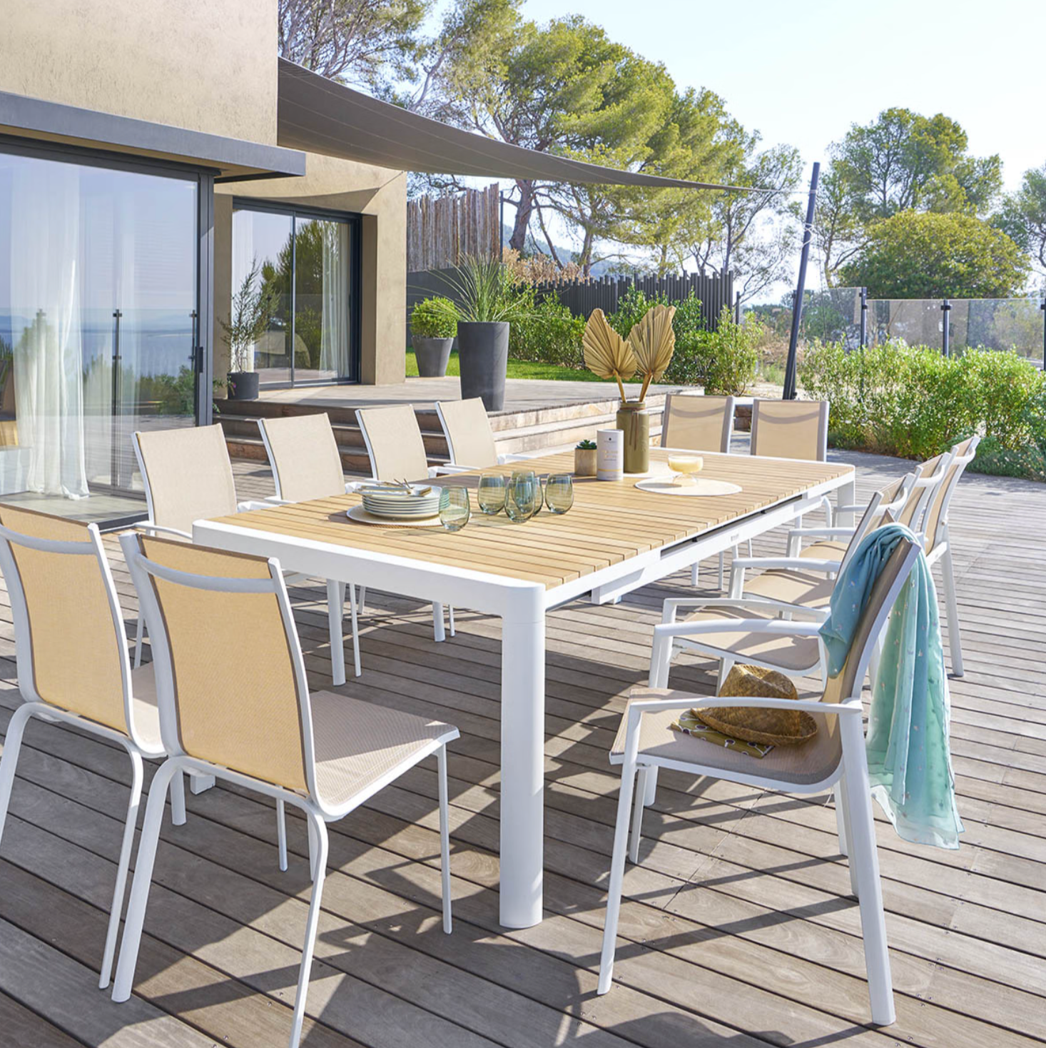 Ensemble table de jardin rectangulaire PARADIZE + 8 fauteuils et 4 chaises AXANT Blanc